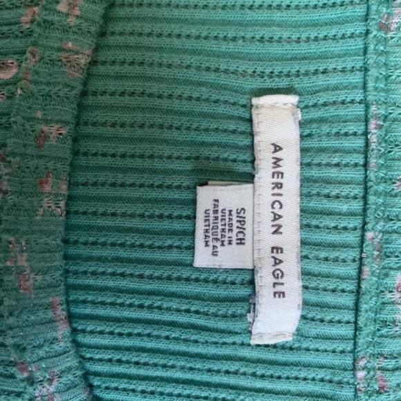 Green floral American Eagle baby tee. - Picture 3 of 3